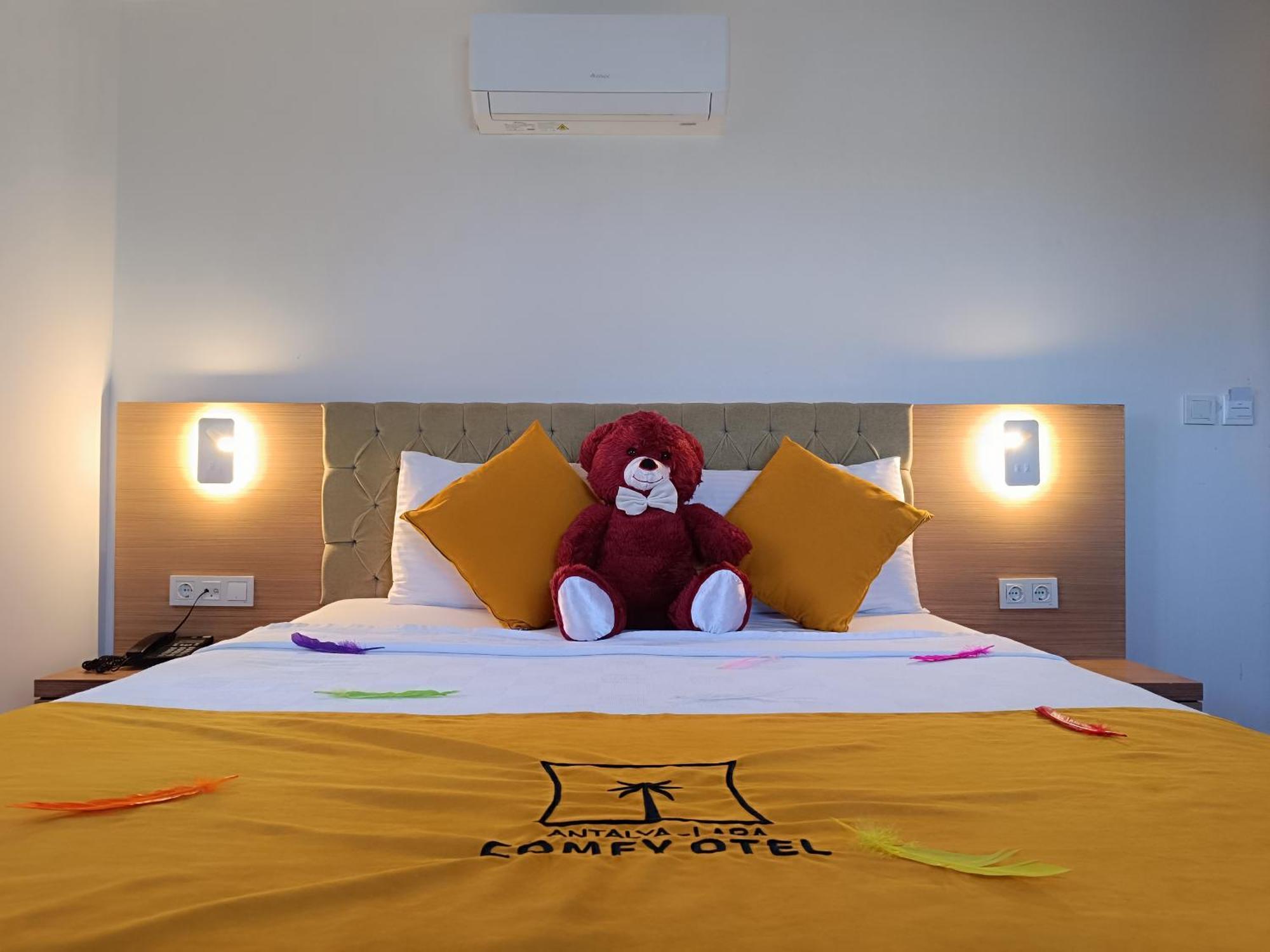 Comfy Otel Antalya Lara Екстер'єр фото