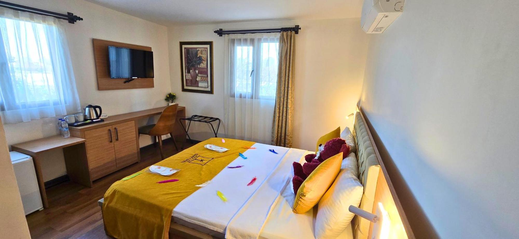 Comfy Otel Antalya Lara Екстер'єр фото